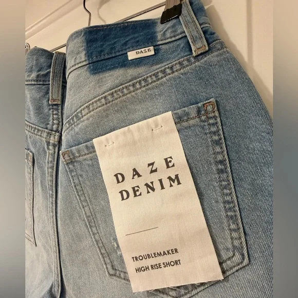 DAZE Denim Troublemaker High Rise Distressed Jean Shorts Size - 26 NWT - Picture 6 of 8
